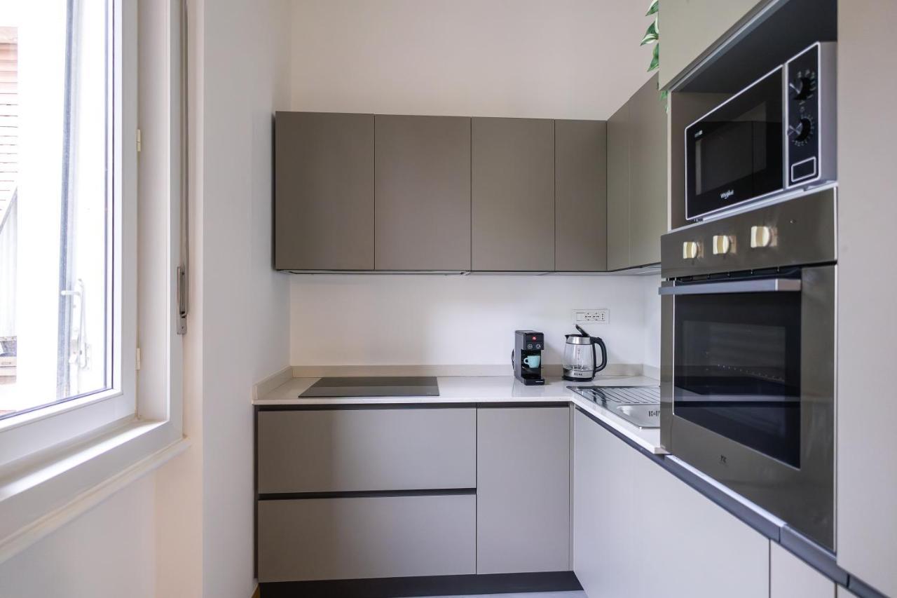 Apartment 700mstazionecentraleampio Trilocale Con 2balconi *